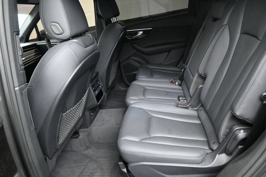 2023 Audi Q7 Premium Plus