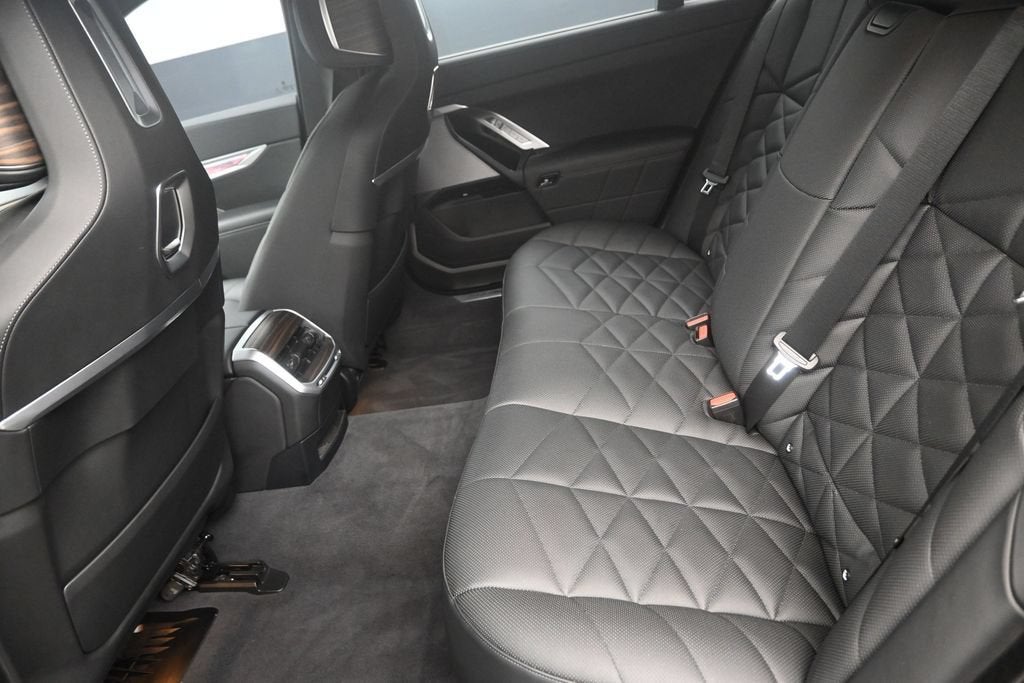 2025 BMW 7 Series 740i xDrive