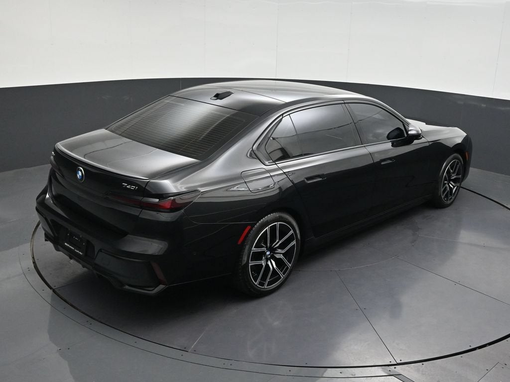 2025 BMW 7 Series 740i xDrive