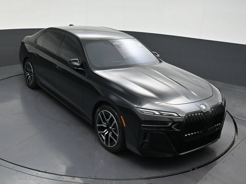 2025 BMW 7 Series 740i xDrive