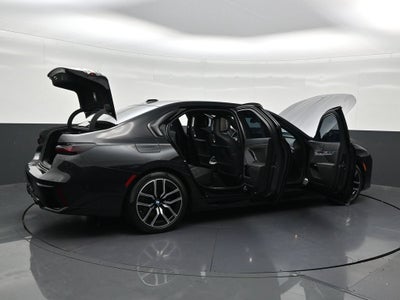 2025 BMW 7 Series 740i xDrive