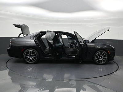 2025 BMW 7 Series 740i xDrive