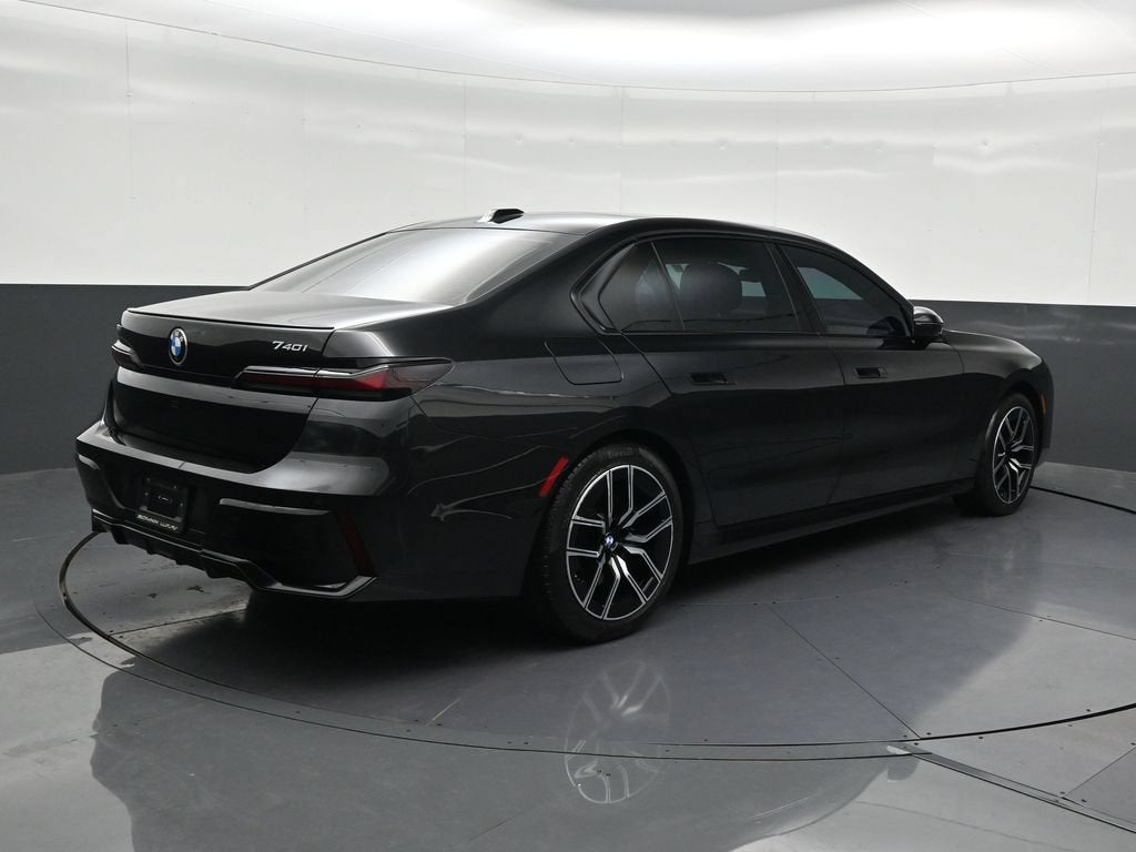 2025 BMW 7 Series 740i xDrive