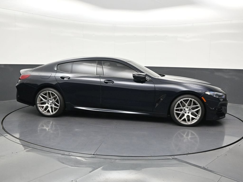 2025 BMW 8 Series M850i