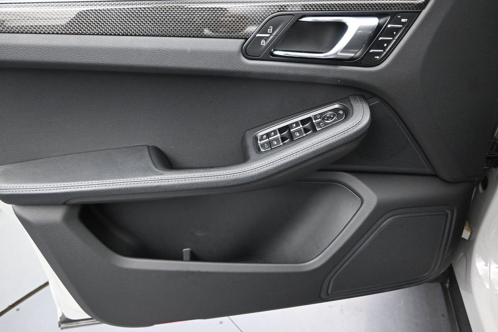 2023 Porsche Macan T