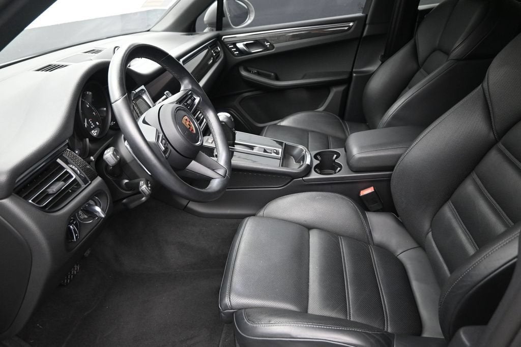 2023 Porsche Macan T