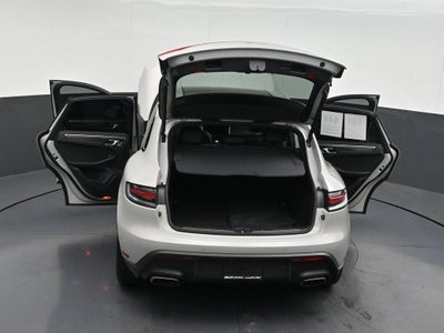 2023 Porsche Macan T