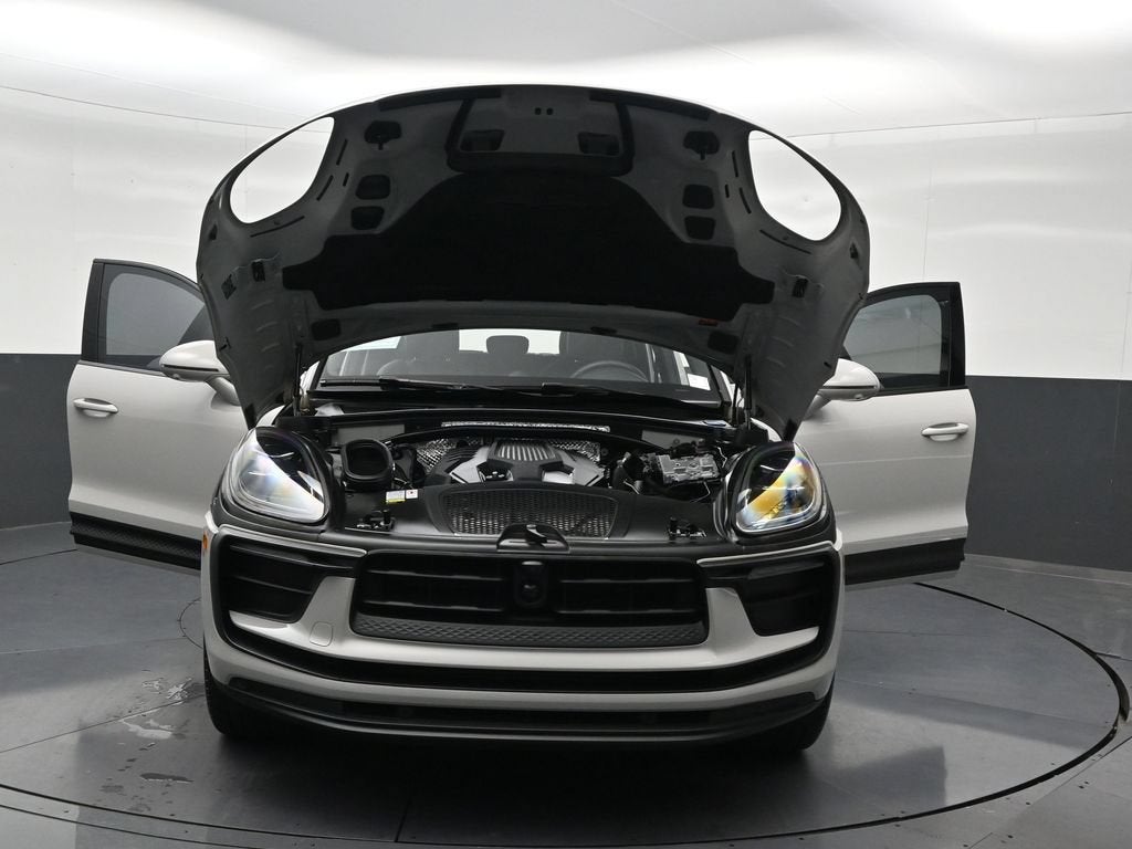 2023 Porsche Macan T