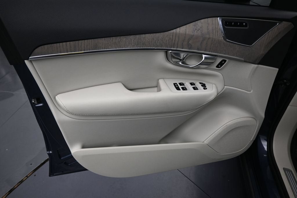 2023 Volvo XC90 Plus