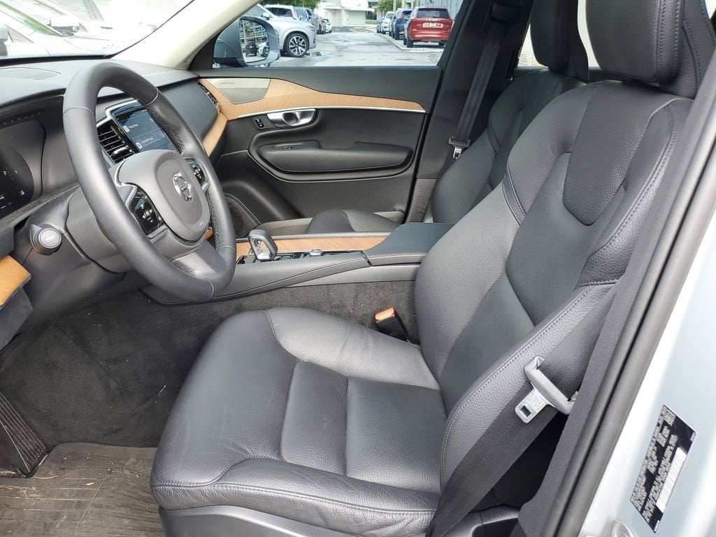 2024 Volvo XC90 Plus Bright Theme