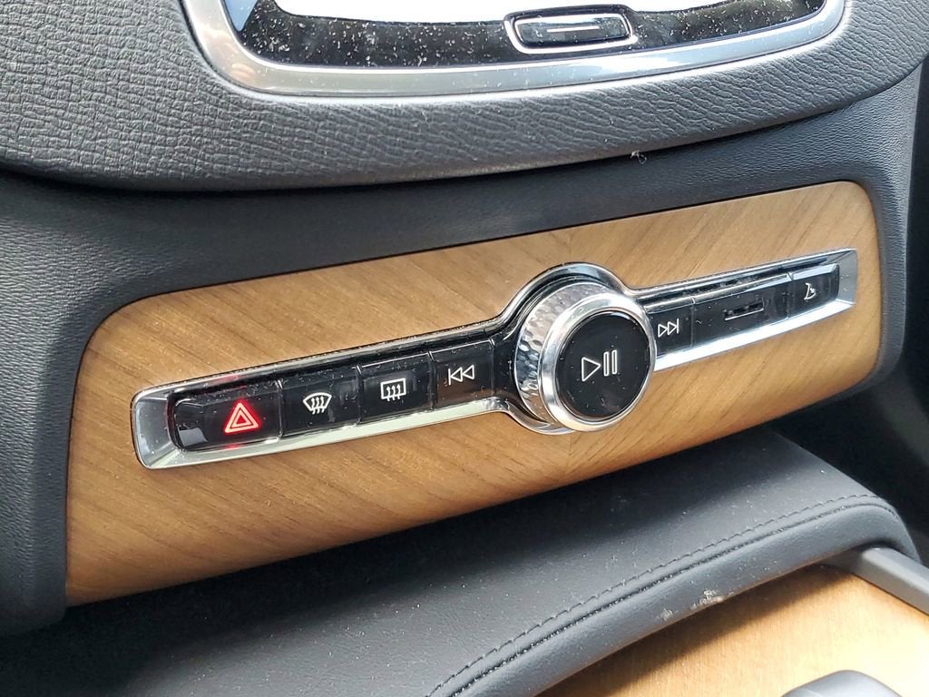 2024 Volvo XC90 Plus Bright Theme