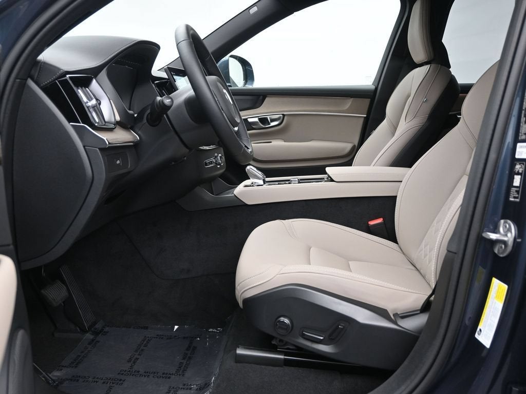 2026 Volvo XC90 Plus