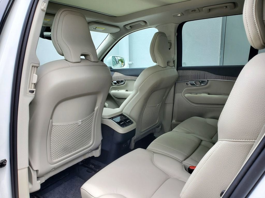 2024 Volvo XC90 Plus Bright Theme