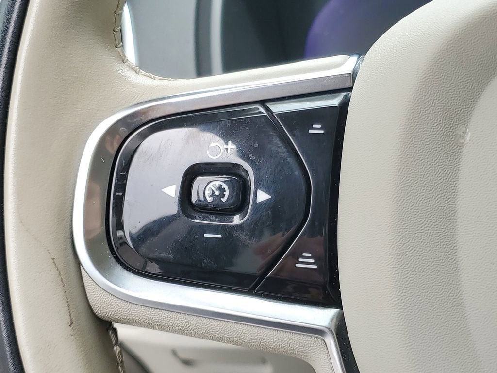 2024 Volvo XC90 Plus Bright Theme