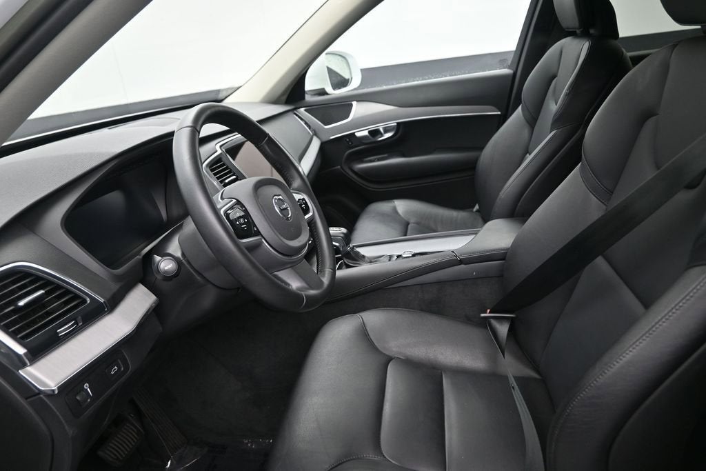 2022 Volvo XC90 Momentum