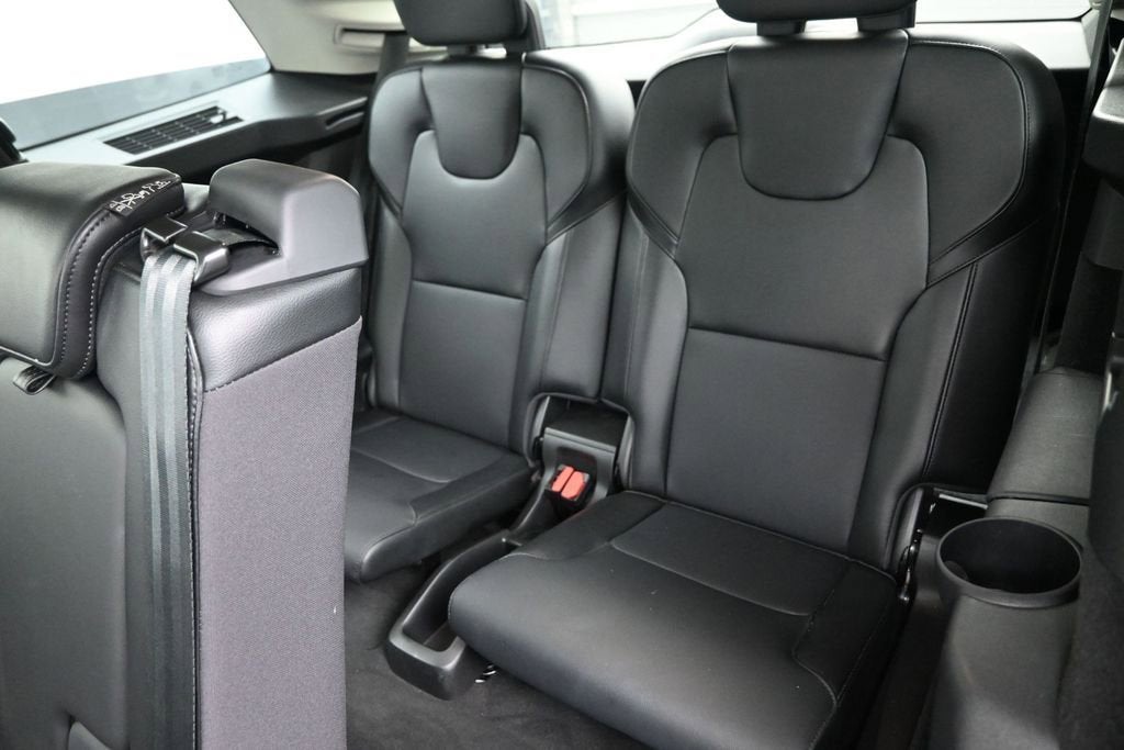 2022 Volvo XC90 Momentum