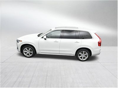 2022 Volvo XC90 Momentum