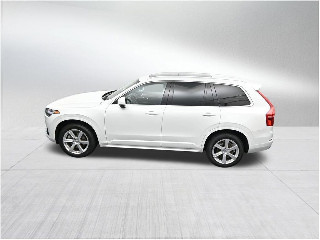 2022 Volvo XC90 Momentum