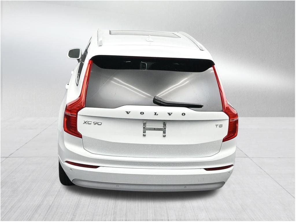 2022 Volvo XC90 Momentum