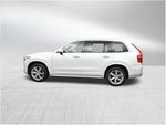 2022 Volvo XC90 Momentum