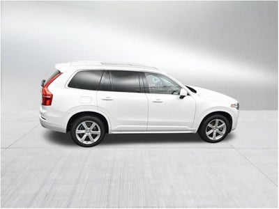 2022 Volvo XC90 Momentum