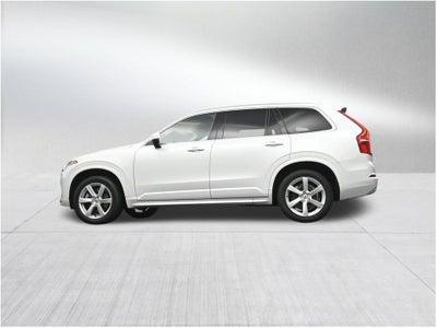 2022 Volvo XC90 Momentum
