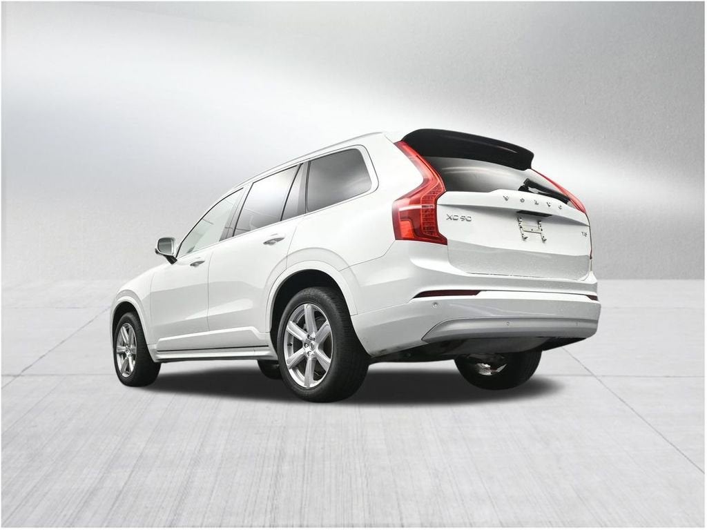 2022 Volvo XC90 Momentum