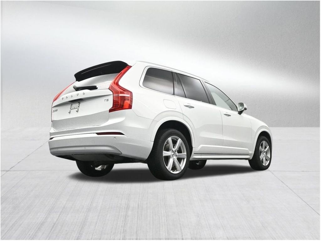 2022 Volvo XC90 Momentum