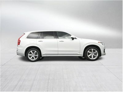 2022 Volvo XC90 Momentum
