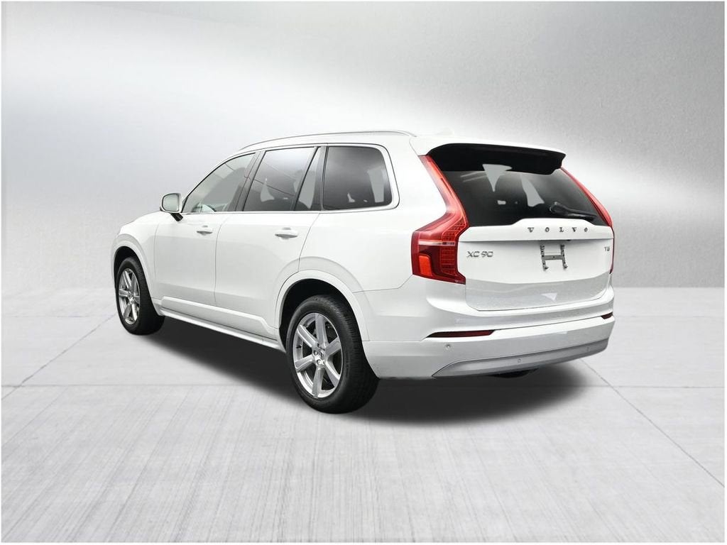 2022 Volvo XC90 Momentum