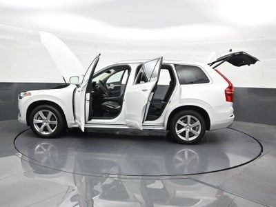 2022 Volvo XC90 Momentum