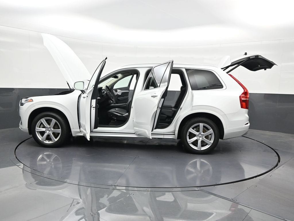 2022 Volvo XC90 Momentum