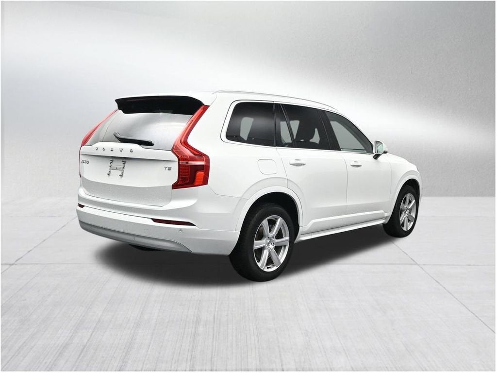 2022 Volvo XC90 Momentum
