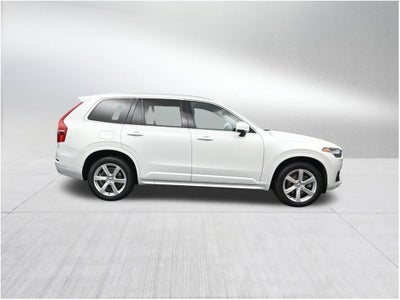 2022 Volvo XC90 Momentum