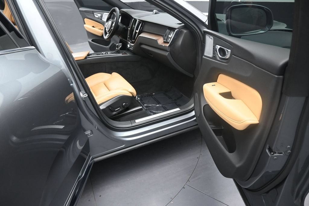 2021 Volvo XC60 Inscription