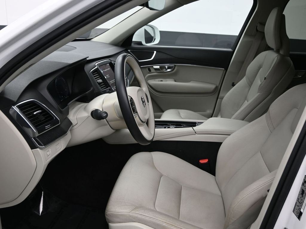 2020 Volvo XC90 Momentum
