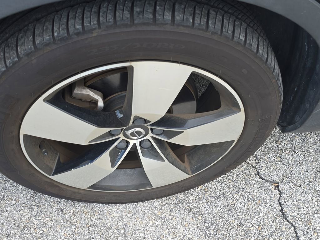 2019 Volvo XC40 Momentum