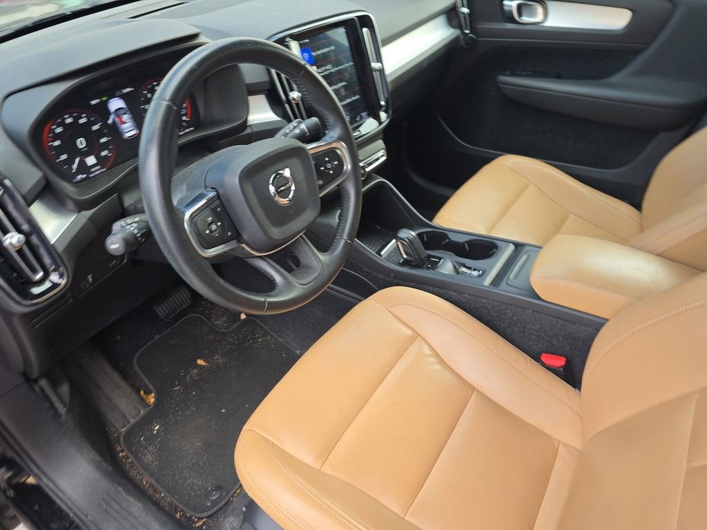 2019 Volvo XC40 Momentum