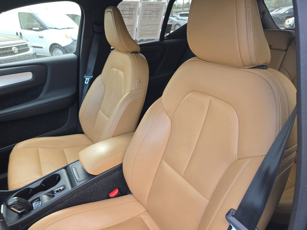 2019 Volvo XC40 Momentum