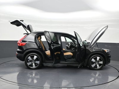 2019 Volvo XC40 Momentum