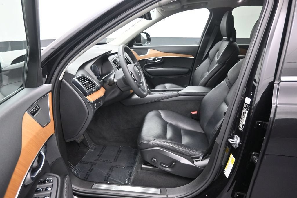 2021 Volvo XC90 Momentum
