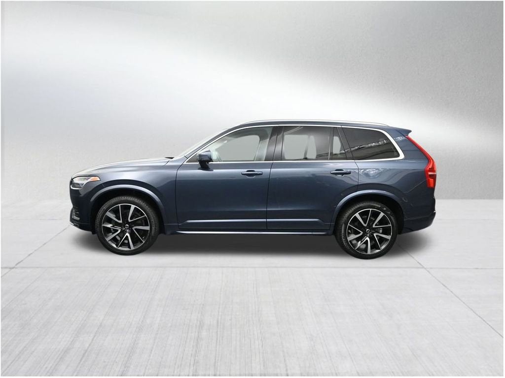 2022 Volvo XC90 Momentum