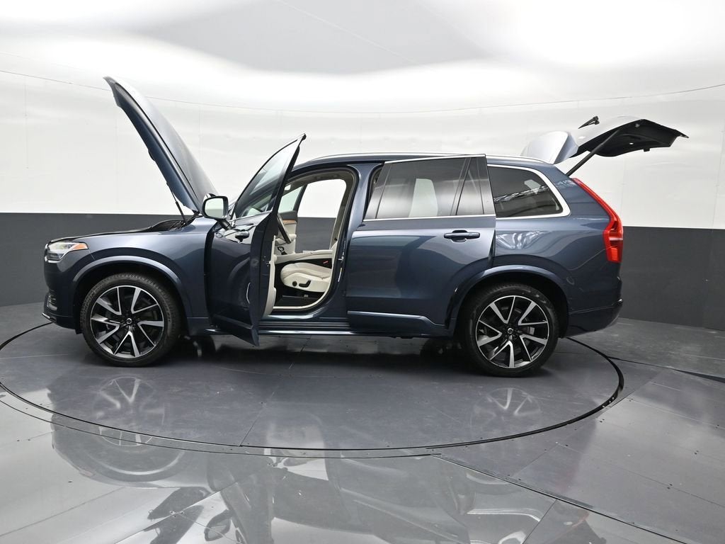 2022 Volvo XC90 Momentum