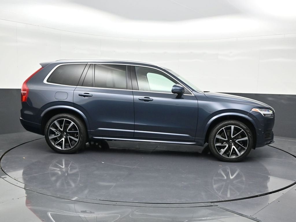 2022 Volvo XC90 Momentum