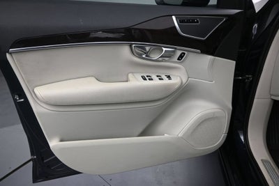 2017 Volvo XC90 Momentum