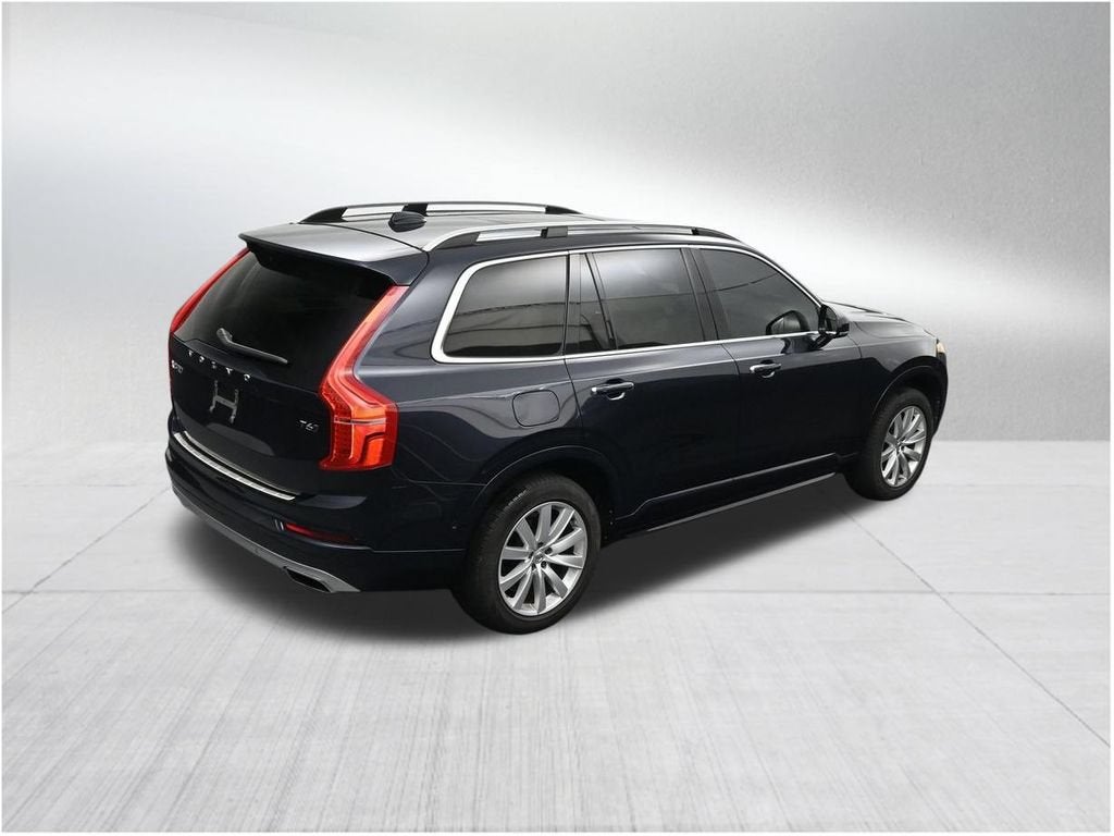 2017 Volvo XC90 Momentum