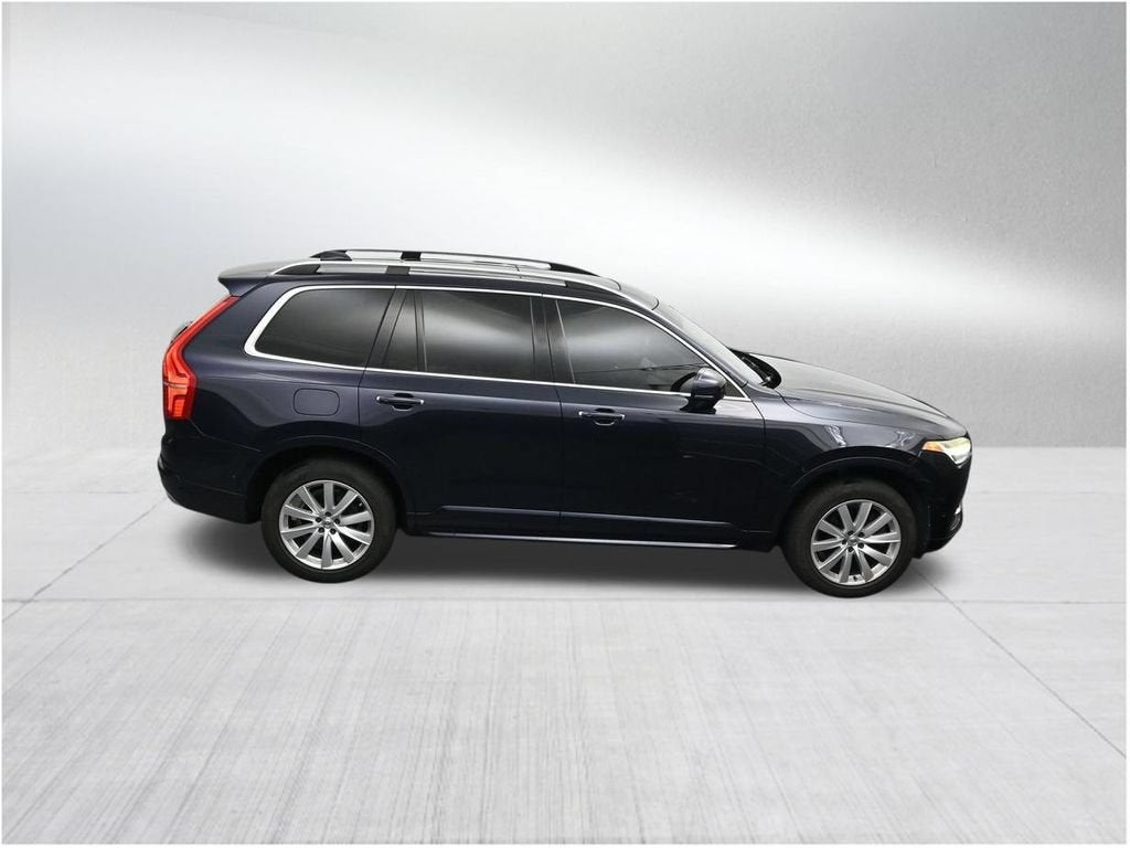 2017 Volvo XC90 Momentum