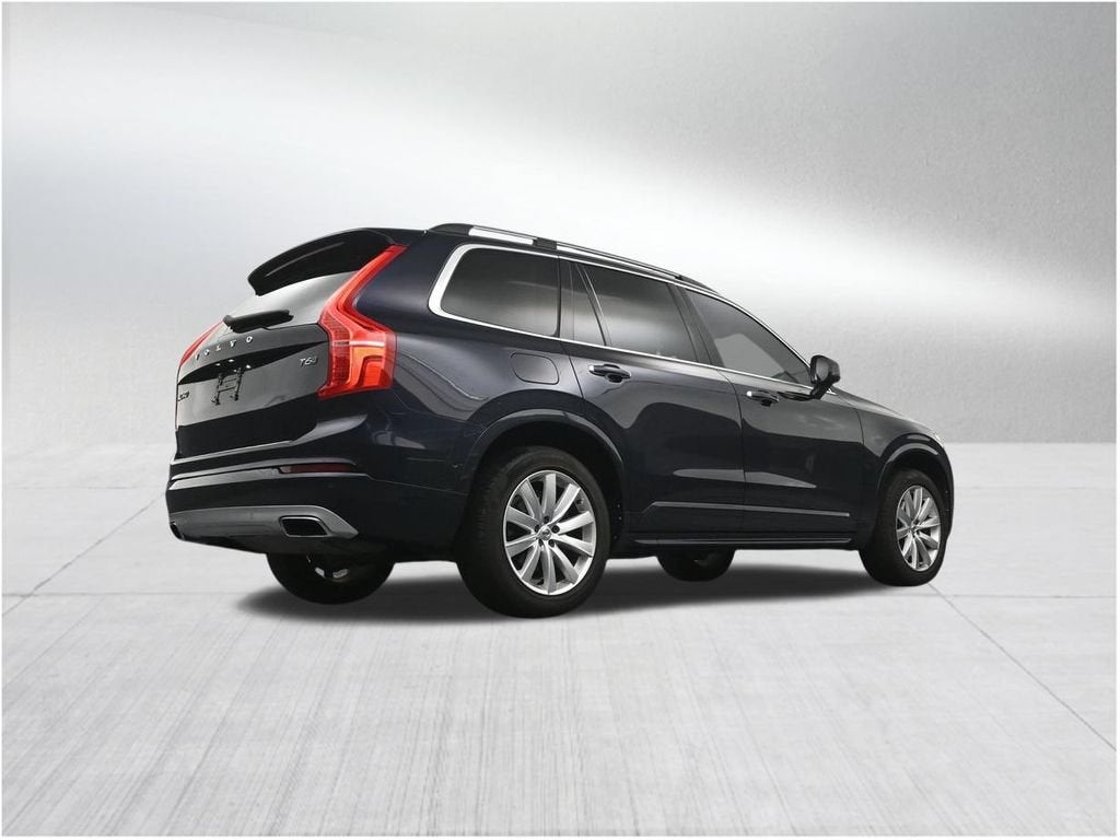 2017 Volvo XC90 Momentum