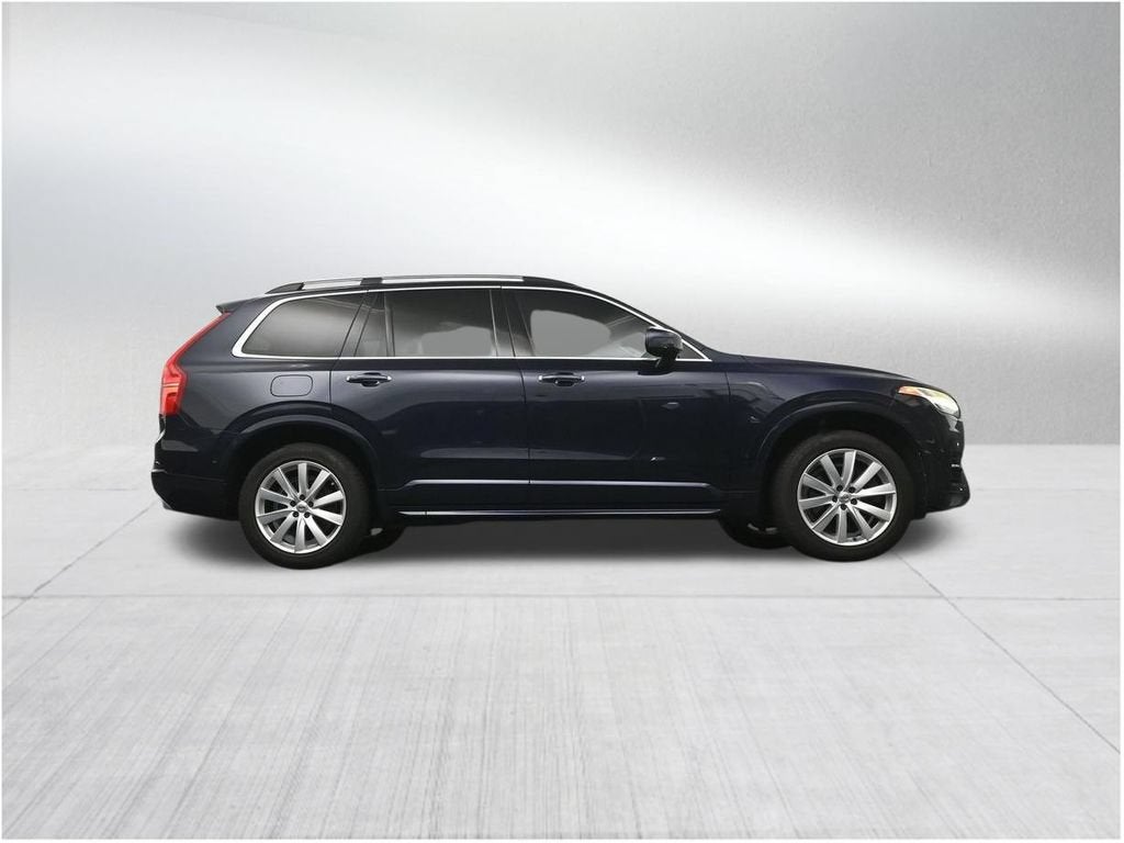 2017 Volvo XC90 Momentum