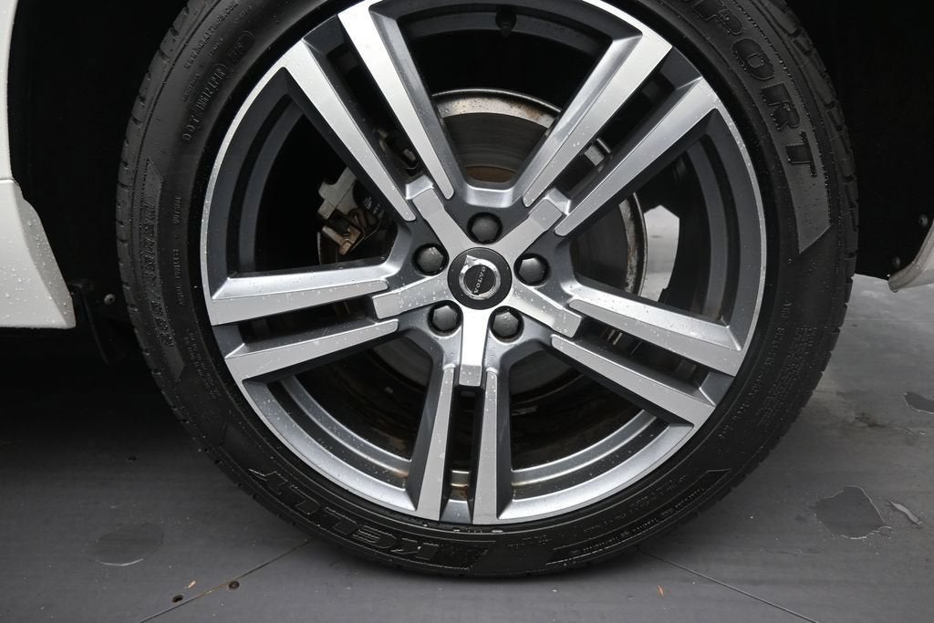 2018 Volvo XC60 T6 Momentum